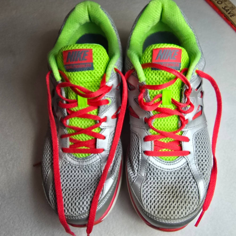 Nike Dual Fusion Lite Running Shoes Womens 11 Silver Neon Green Pink Athletic